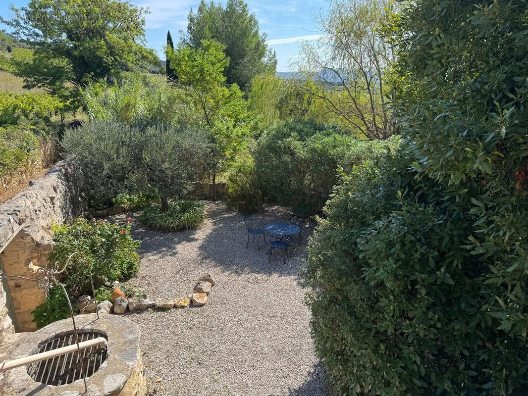 Maison à MONTPEYROUX