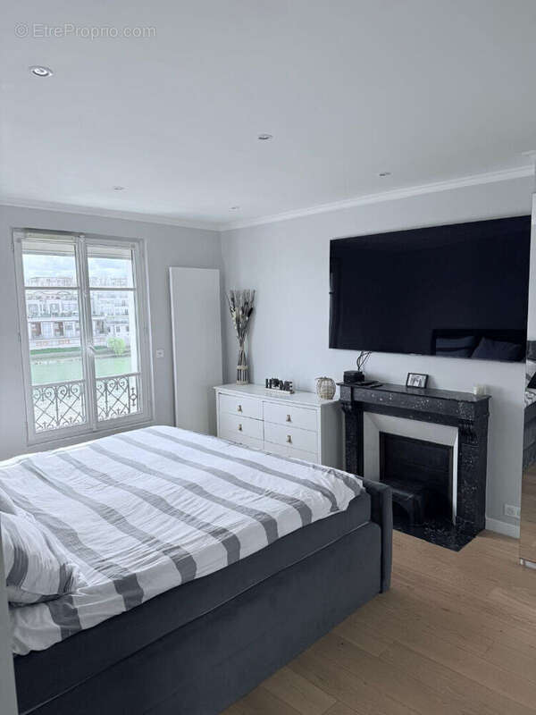 Appartement à COURBEVOIE