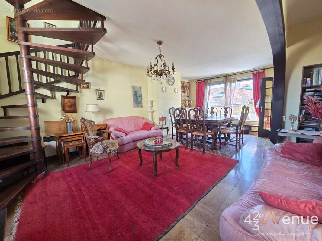 Appartement 143 m² à Saint-Etienne  - photo 6