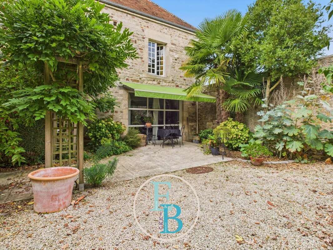 Maison à BRETTEVILLE-SUR-LAIZE