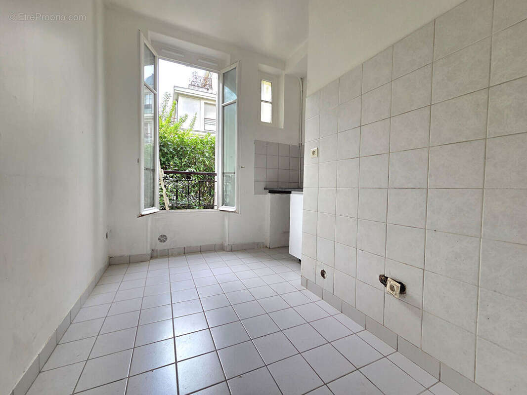 Appartement à LA GARENNE-COLOMBES