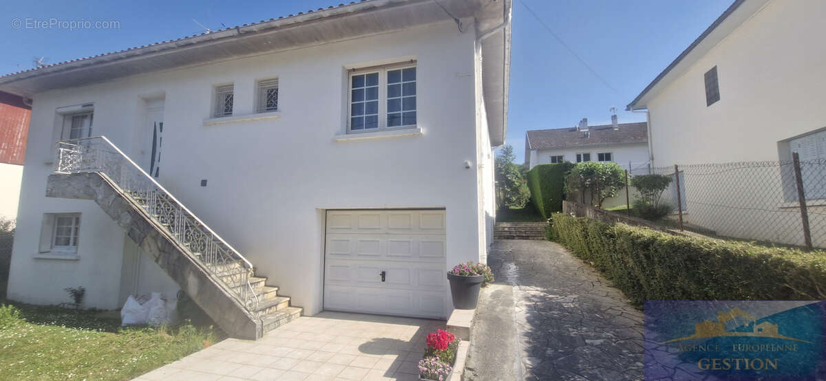 Maison à LOURDES