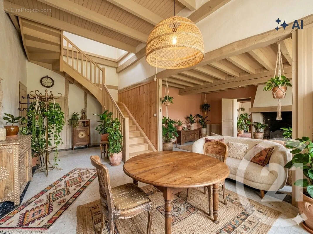 Maison à EGRISELLES-LE-BOCAGE