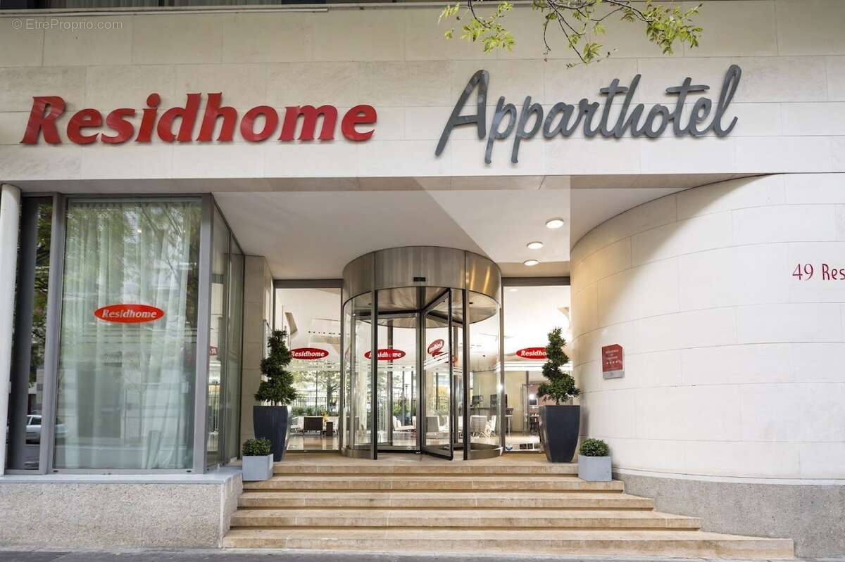 Appartement à COURBEVOIE