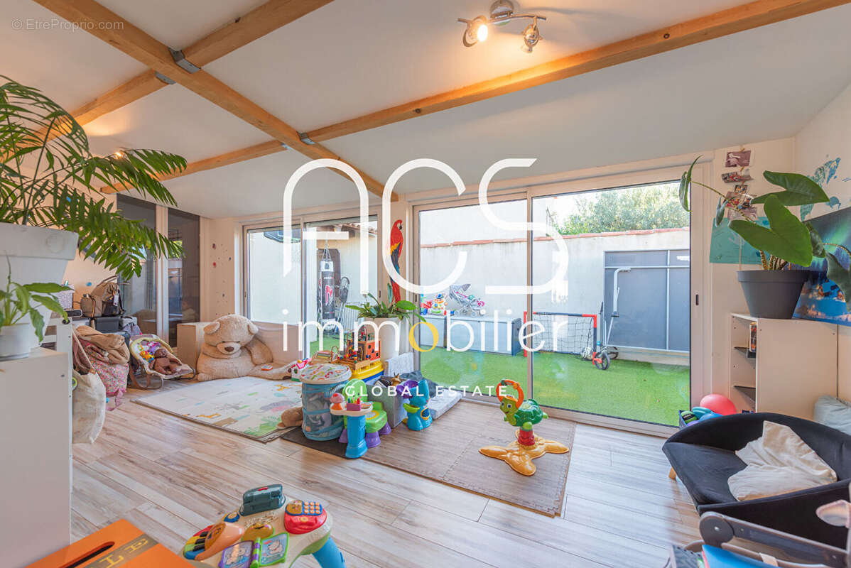 Maison à CHATEAUNEUF-LES-MARTIGUES