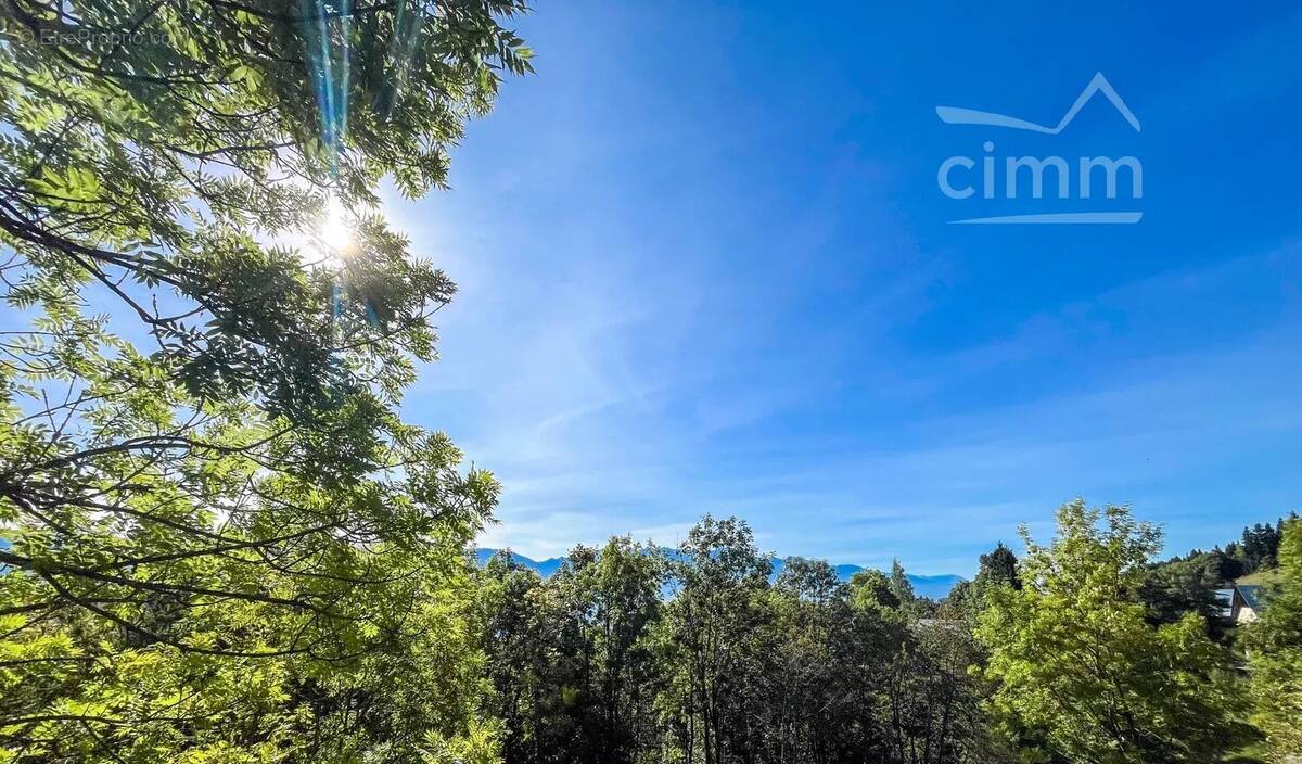 Terrain à LA TERRASSE