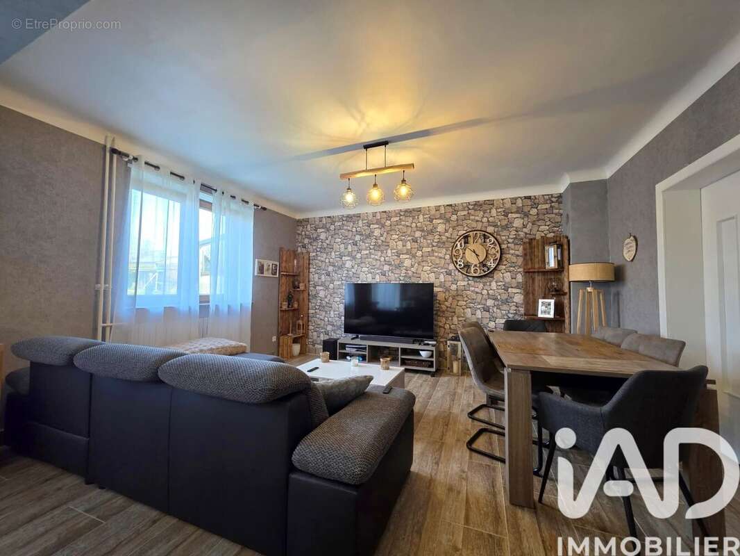 Maison 140 m² à Henriville  - photo 3