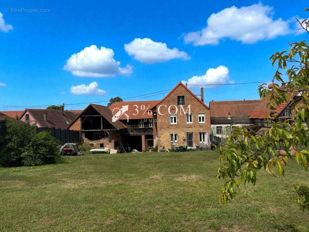3%COM Une  grande maison rénovée avec dépendance sur 32 ares - photo 16