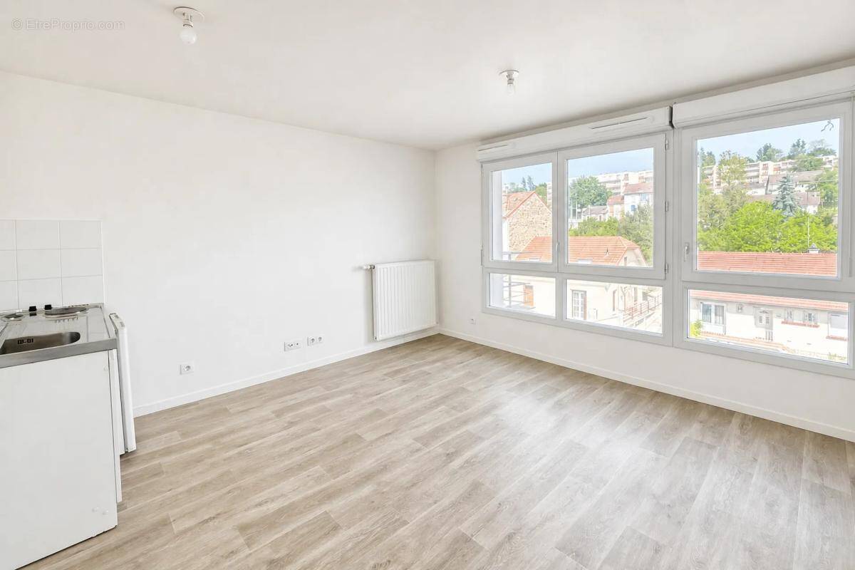 Appartement à CORBEIL-ESSONNES