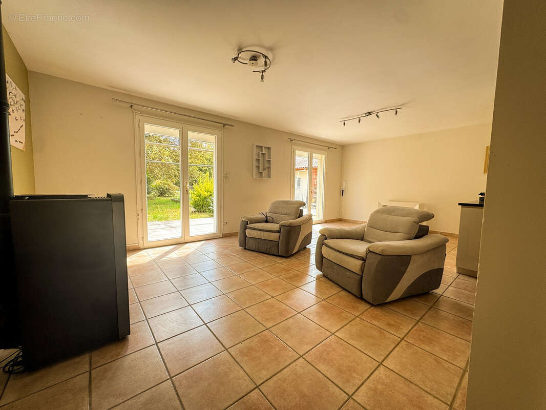 Maison à SAINT-JULIEN-EN-BORN