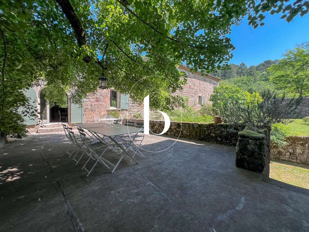 Maison 330 m² à Vinezac  - photo 12