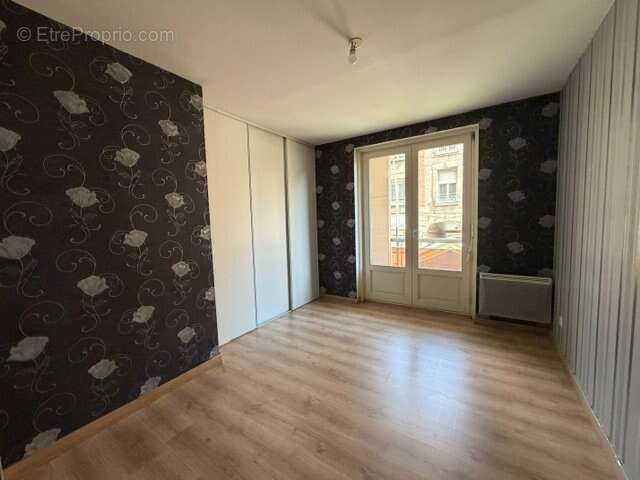 Appartement à ROCHE-LA-MOLIERE