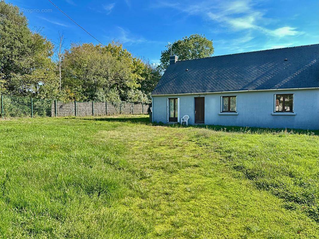 Maison à SAINT-ETIENNE-DE-MONTLUC