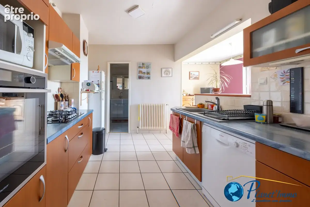 Sorbiers   Maison de 138 m2 habitables avec dépendance, garage, et Terrasse de 70m2 - photo 7