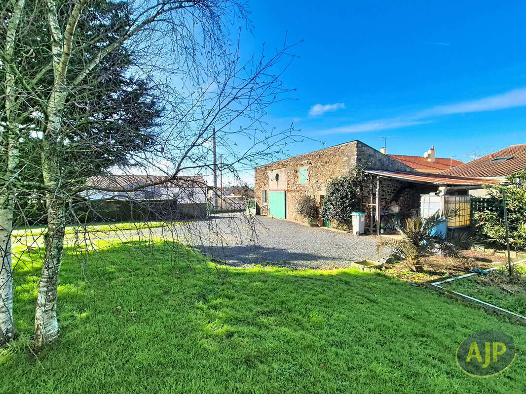 Maison à MONTAIGU