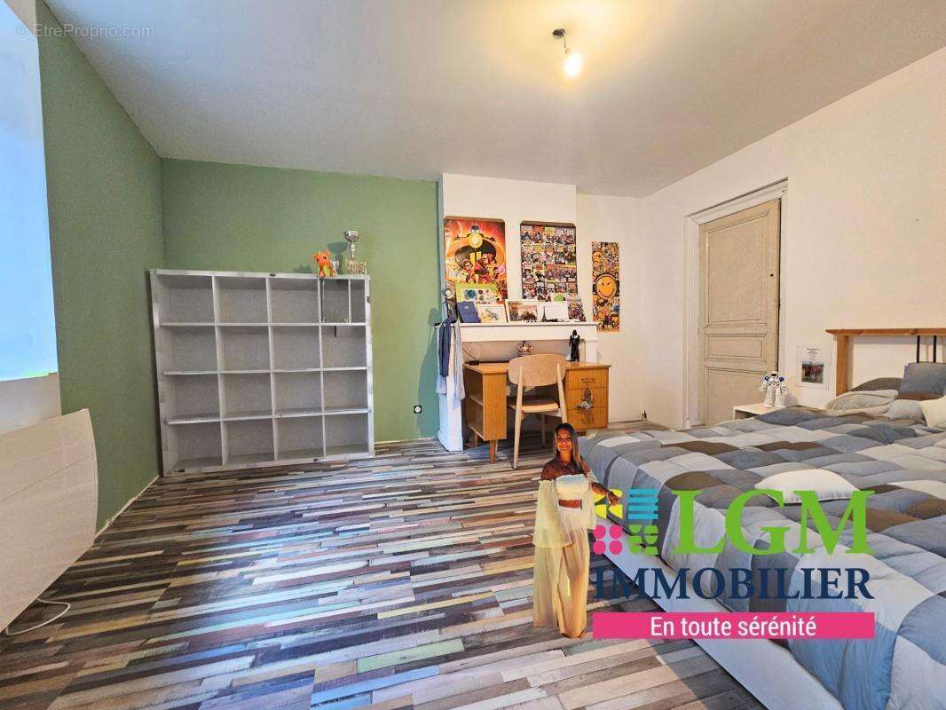 Maison à AURIAC-SUR-VENDINELLE