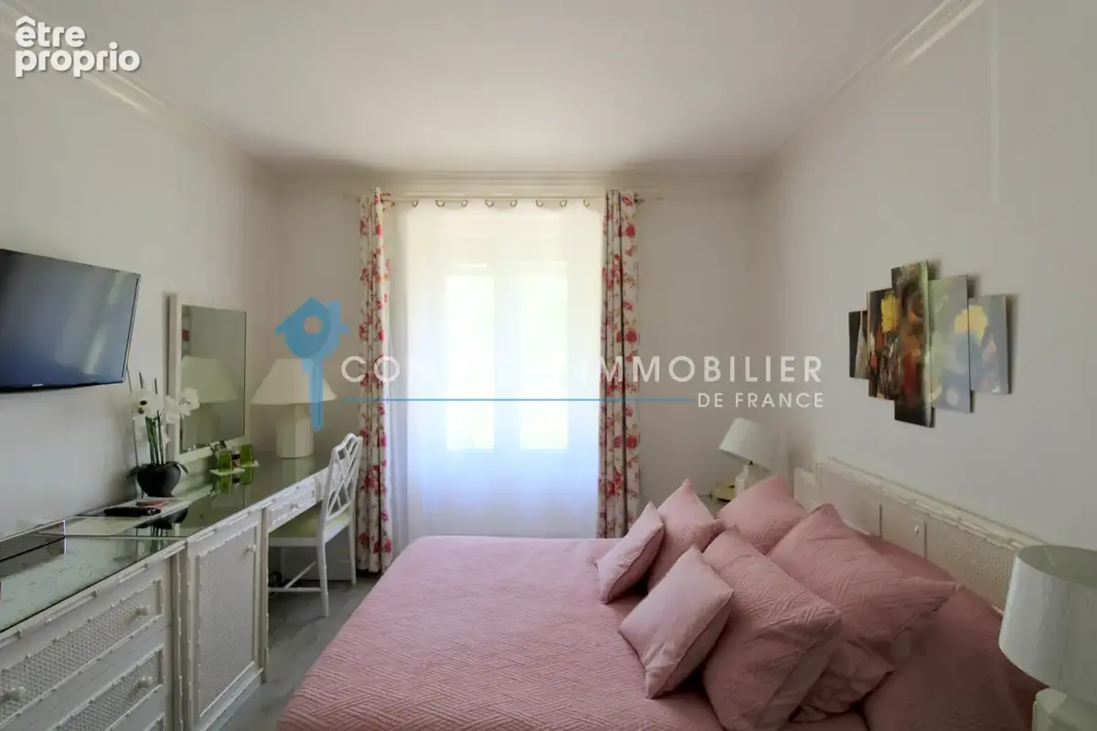 A vendre Proche Anet Dpt (28) Eure et Loir Propriété de charme et de sa magnifique chapelle sur 1,7 ha environ - photo 14