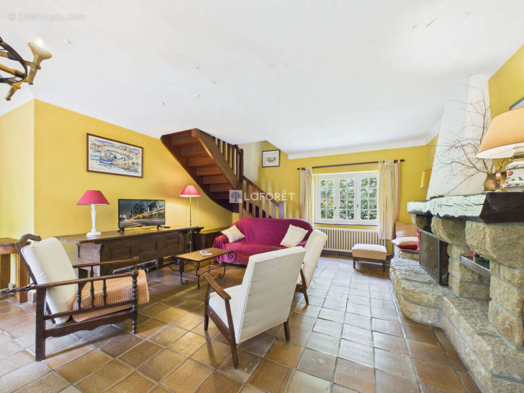 Maison à COMBRIT