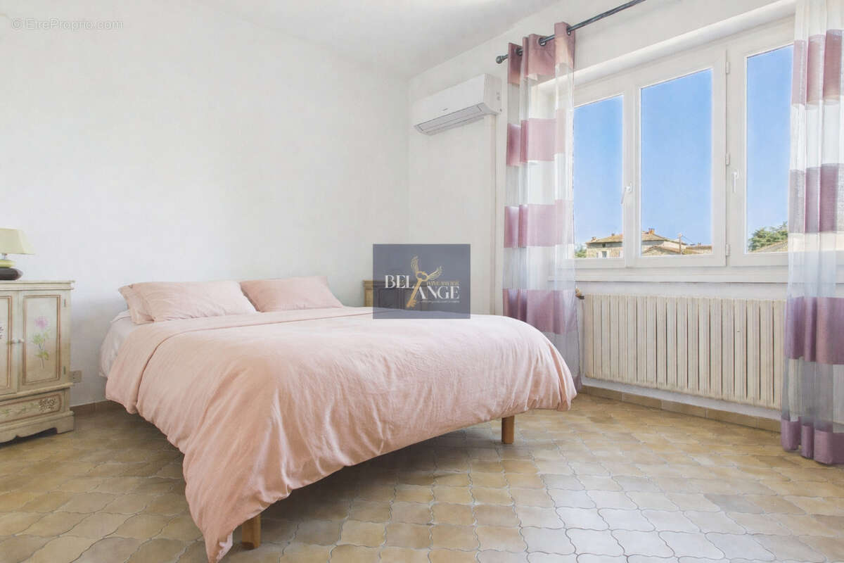 Maison à BERRIAS-ET-CASTELJAU