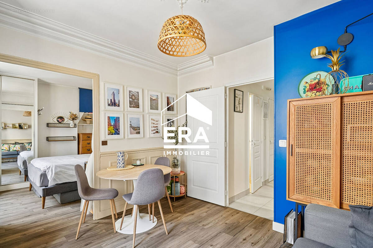 Appartement à PARIS-17E