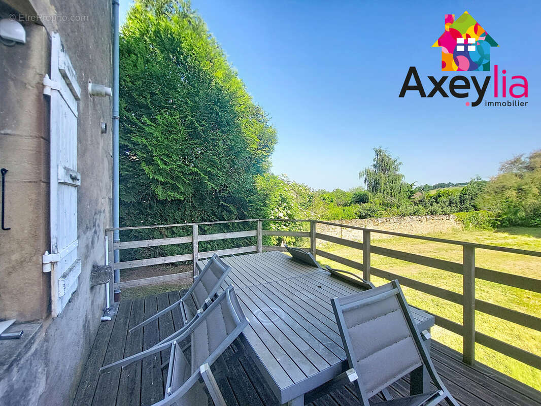 A vendre - semur en brionnais - maison de bourg avec terrain et garage - photo 2