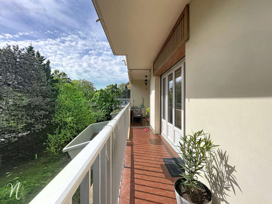 Appartement à SAINT-GENIS-LAVAL