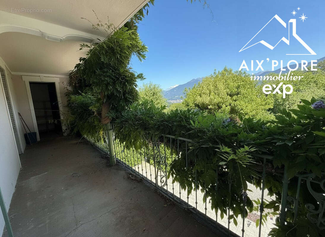 565 m² à Albertville  - photo 2