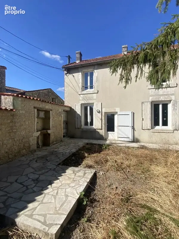 Maison à AUGE-SAINT-MEDARD