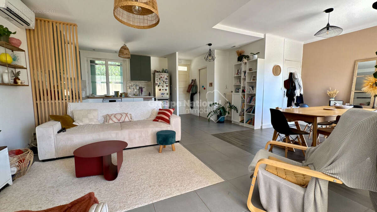 Nîmes - Puech du Teil - Maison P4 de 91 m² avec piscine, garage et jardin - photo 4