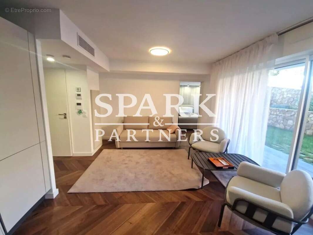 Appartement à ROQUEBRUNE-CAP-MARTIN