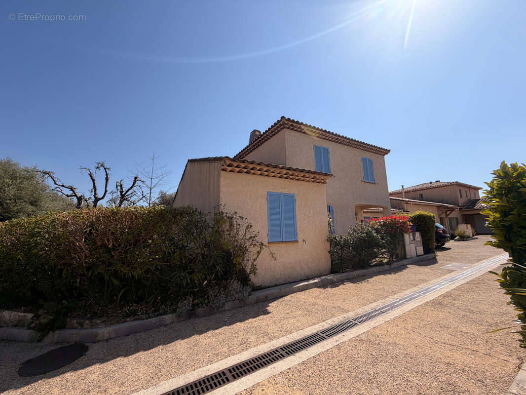 Maison à TOURRETTES-SUR-LOUP