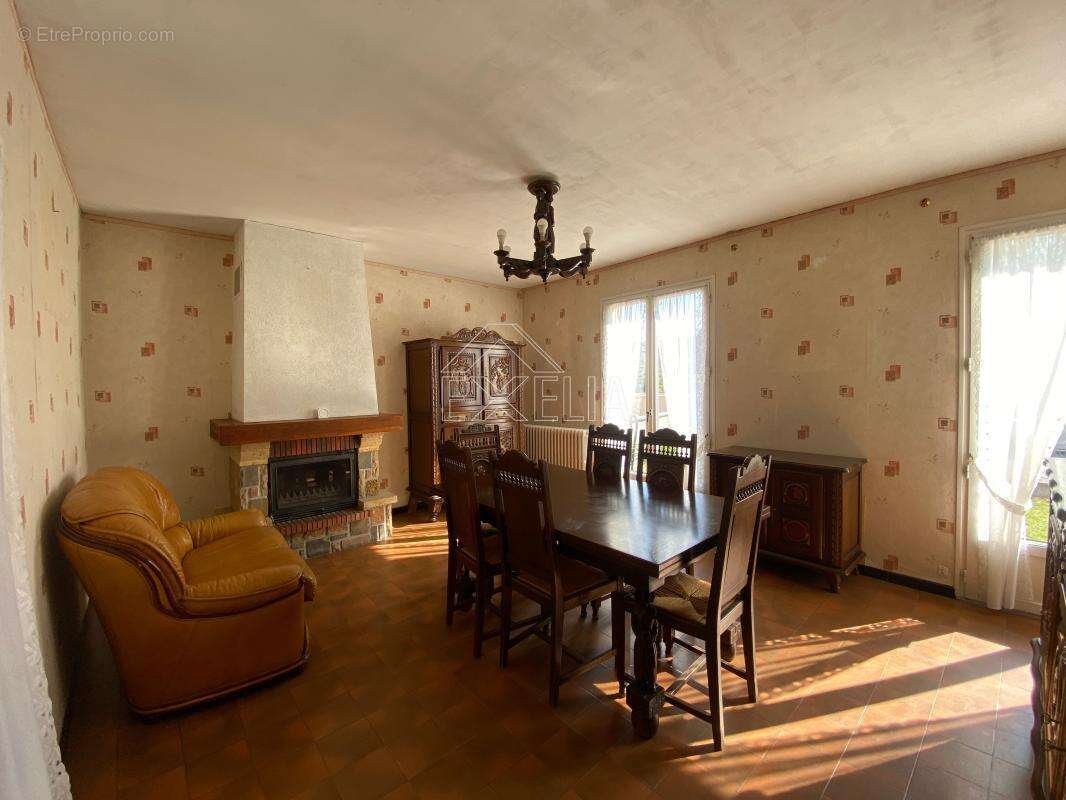 Maison à ROSNY-SUR-SEINE