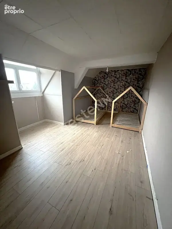 MONTCORNET : Local commercial (supérette) + Appartement - photo 9