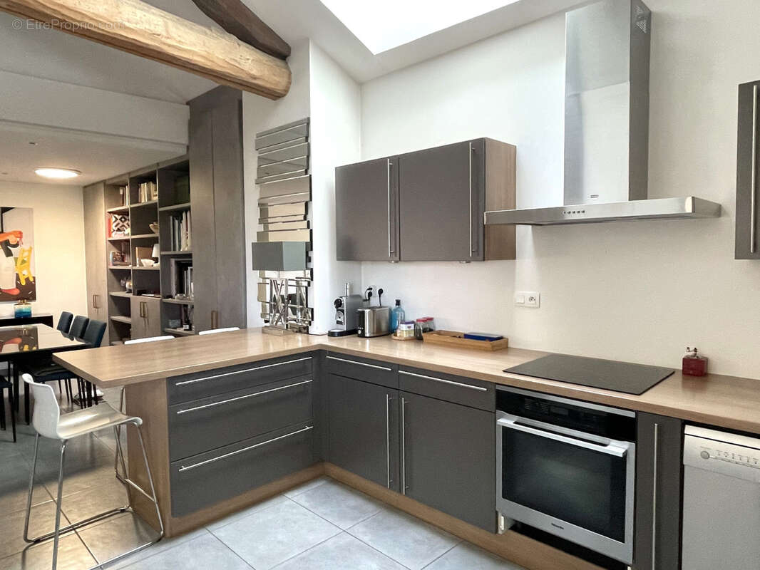 Appartement à SAINT-GENIS-LES-OLLIERES