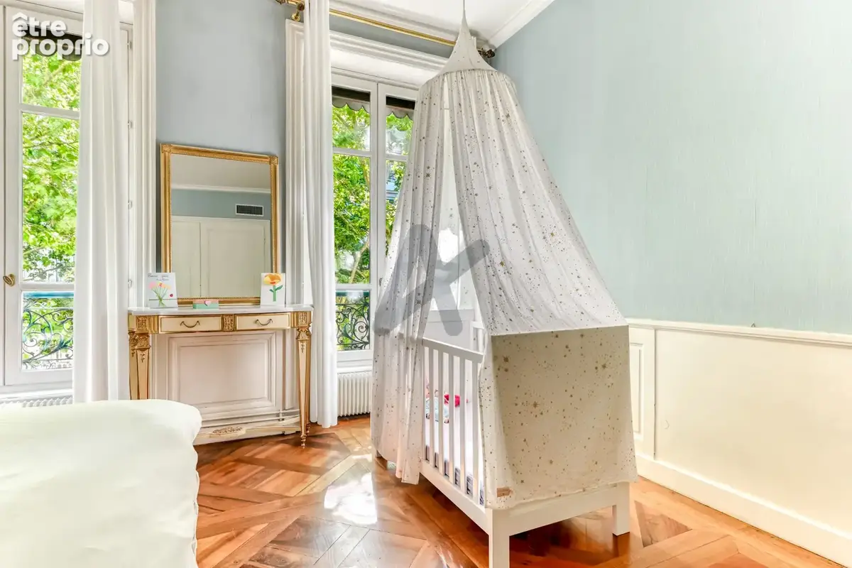 Lyon 6 - Foch: Un appartement en étage élevé de 81m2, 2 chambres, alcôve, climatisé. - photo 8