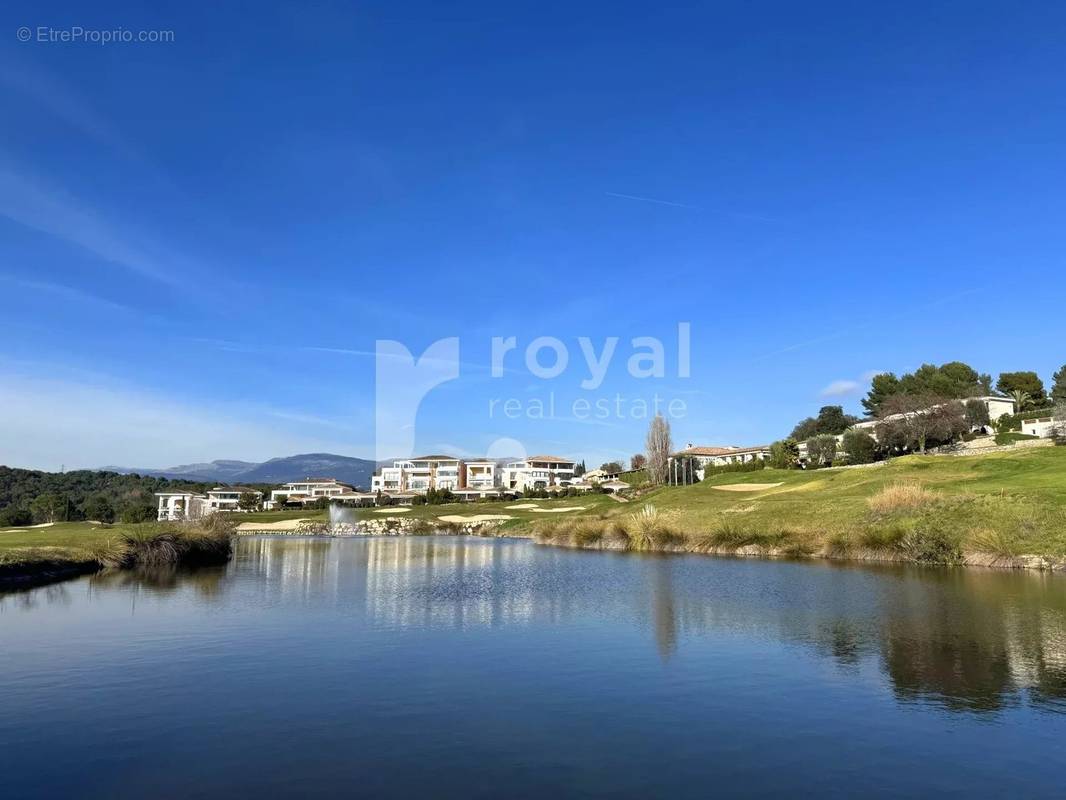 Appartement à MOUGINS