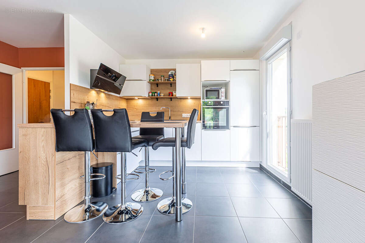 Agence laforet annecy - co-exclusivite - "dionée" - annecy / argonay - appartement t3 de 67m² - terrasse - cellier - garage en o - photo 3