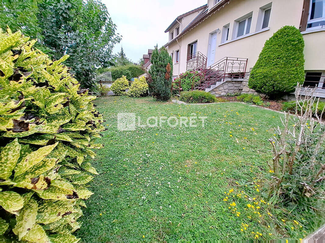 Appartement à BAILLY-ROMAINVILLIERS