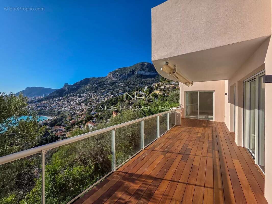 Appartement à ROQUEBRUNE-CAP-MARTIN