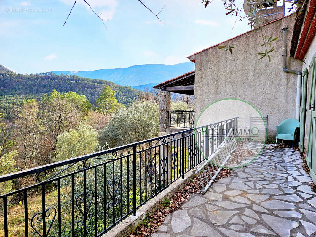 Maison à ROQUESTERON