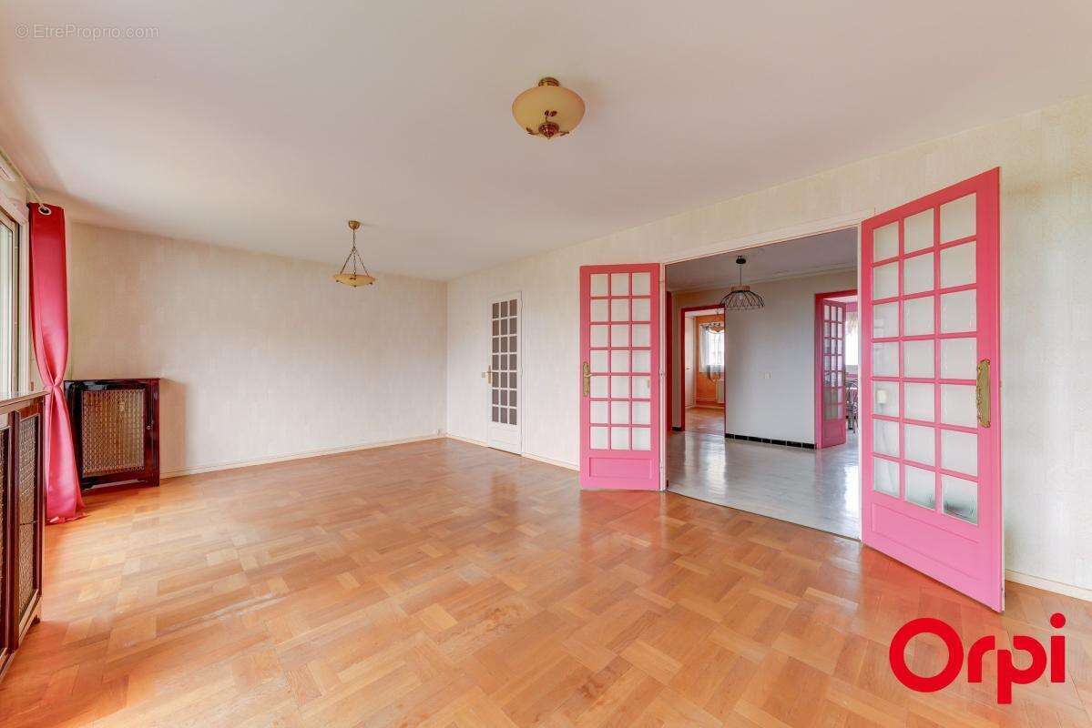 T3 de 96,63 m² - Vue dégagée - photo 3