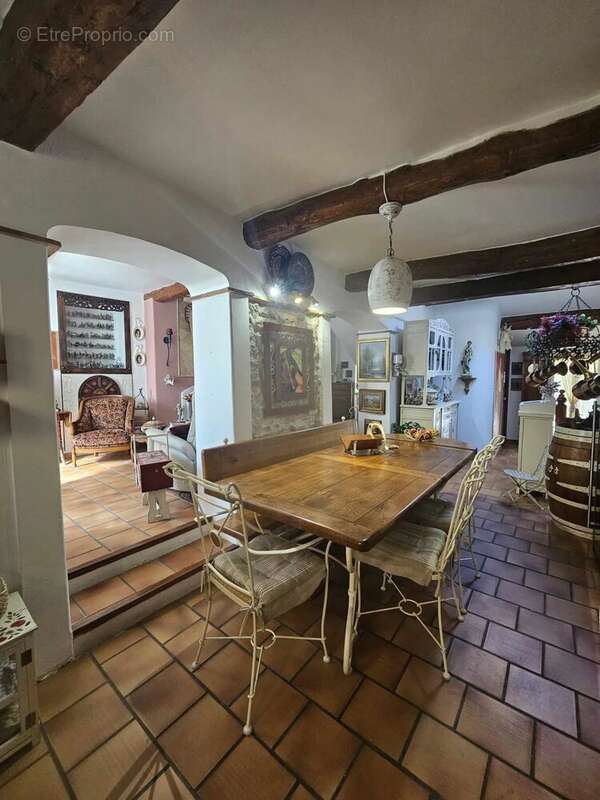 Maison à MOUSSAN