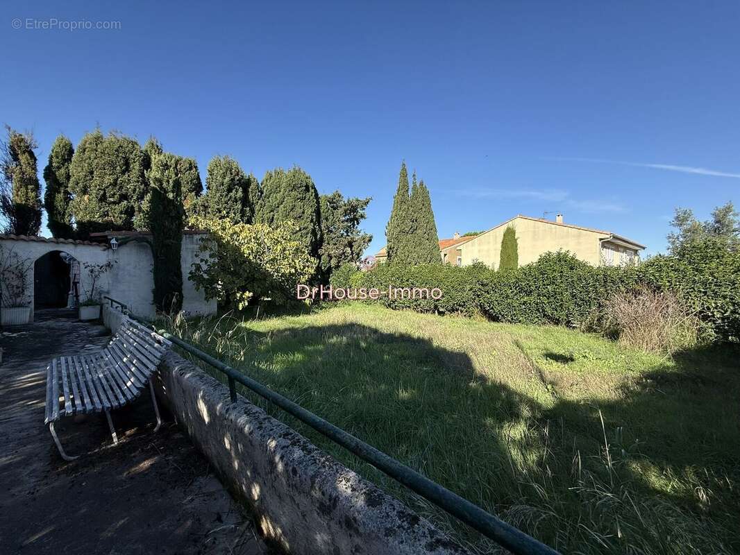 Maison à SAINT-VICTORET