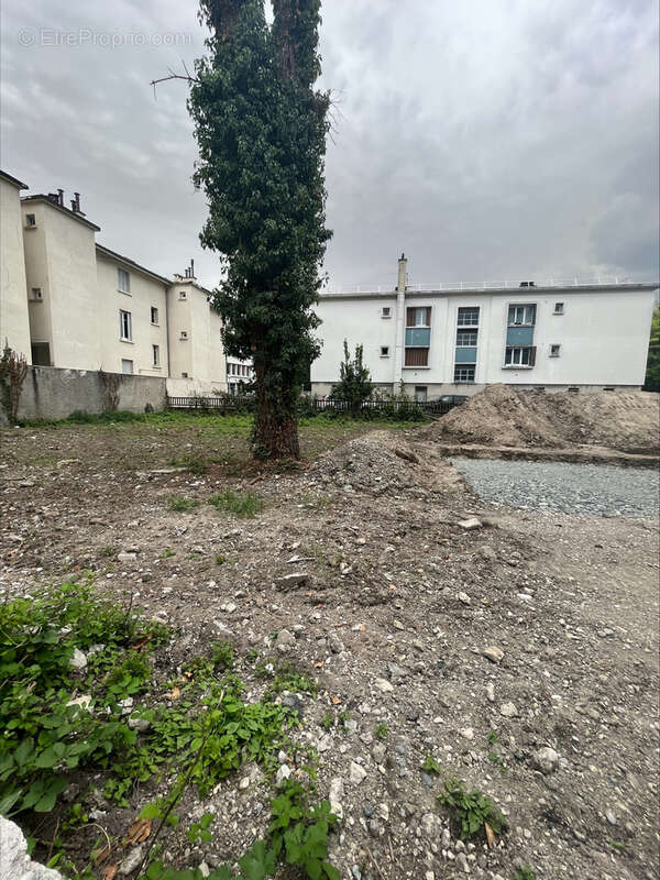 Terrain à LE PONT-DE-CLAIX