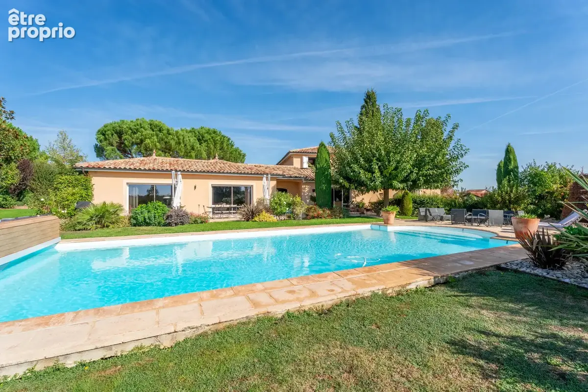 6758- SAINT GEORGES DE RENEINS dans secteur résidentiel 5 min A6 - Villa de charme avec piscine, sur parc paysagé - photo 2