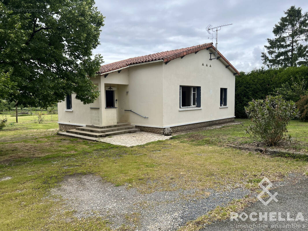 Maison à ROMAZIERES