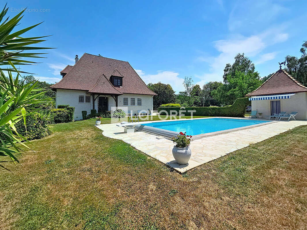 Demeure avec piscine Lagor 5 pièce(s) 165m² - photo 5