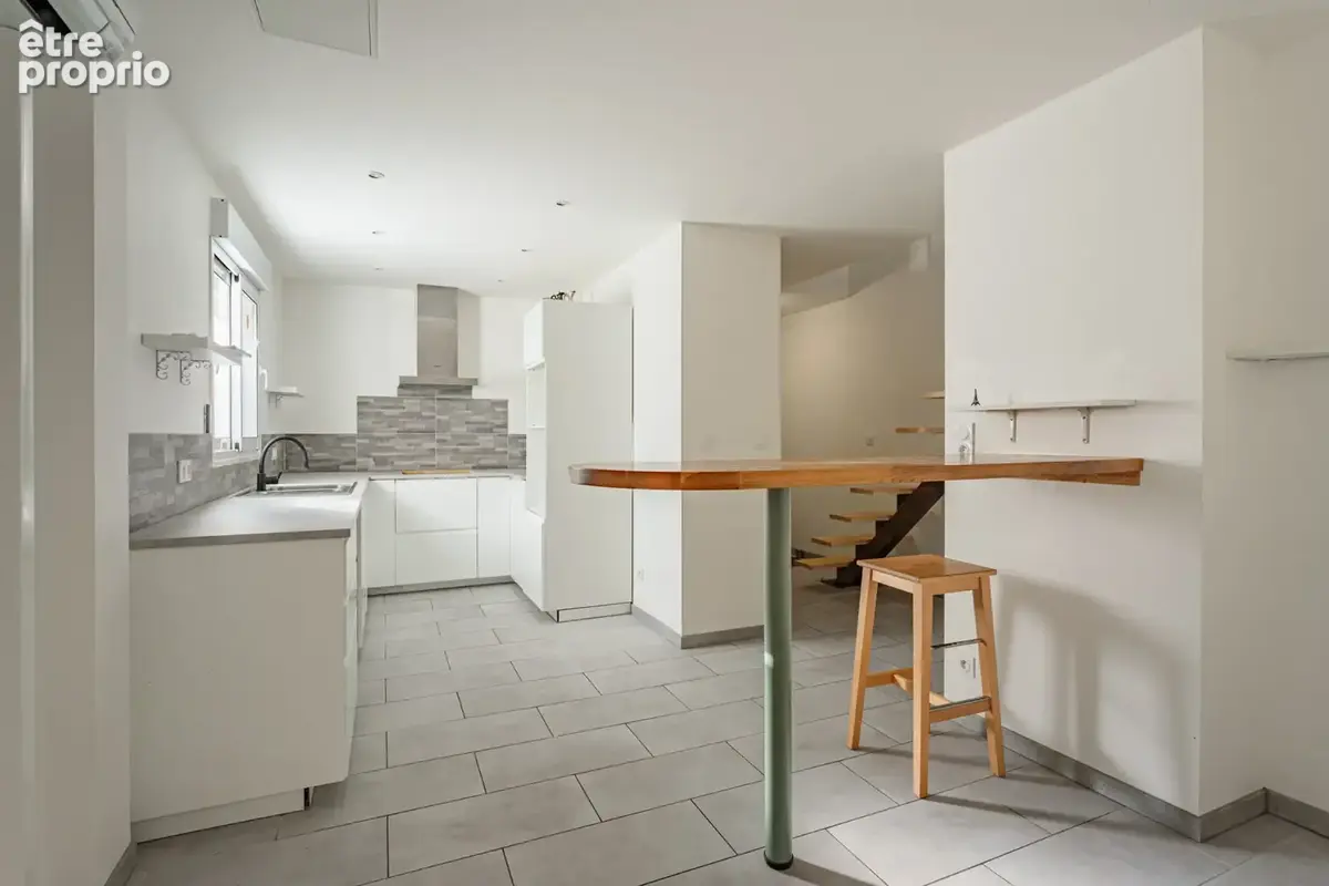 Logement rénové avec 3 chambres + terrasse - photo 5