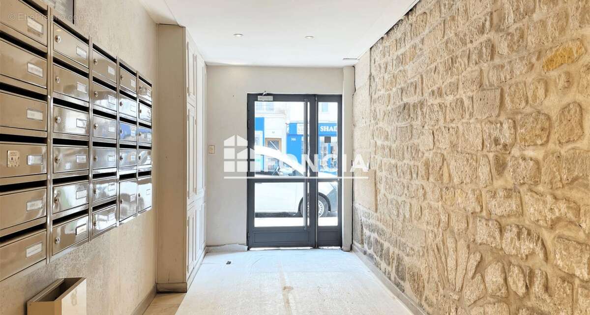 Paris iii – reaumur-sebastopol / rue saint martin – appartement traversant et lumineux - photo 8