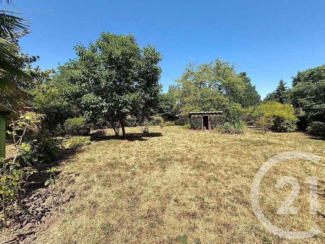 Photo 3 - Terrain à THIAIS